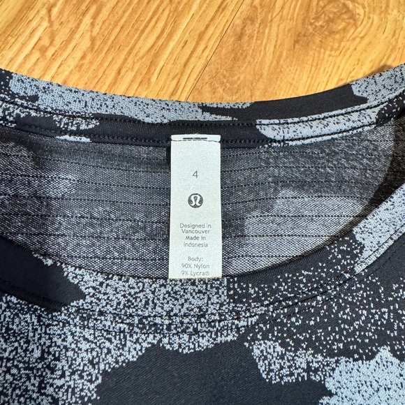 Lululemon Cates Training Tee Size 4 Heritage Speckle Camo - Picture 3 of 4